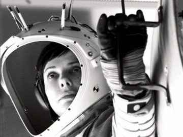 27 09 gravity - Фото со съемок «Гравитации» Альфонсо Куарона
