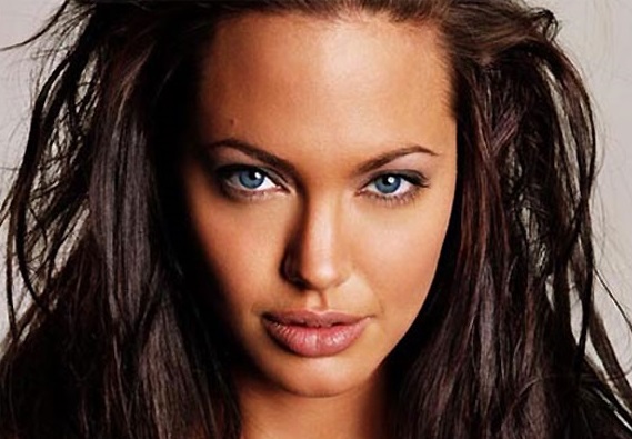 Andzheline Dzholi ispolnilos 39 let - Анджелине Джоли исполнилось 39 лет
