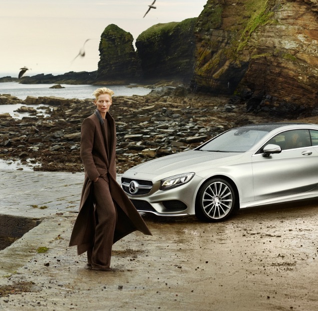 Tilda Suinton snyalas v reklame avtomobilya Mercedes Benz - Тильда Суинтон снялась в рекламе автомобиля Mercedes-Benz