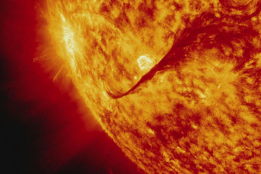 1445926959 v nasa obnaruzhili gigantskuyu magnitnuy newsya n - NASA нашли на Солнце магнитную 