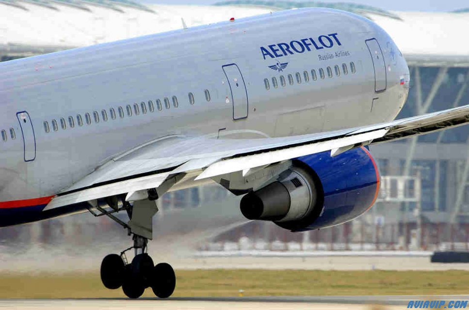 Aeroflot - «Аэрофлот» отменил 80 рейсов на понедельник 19 октября