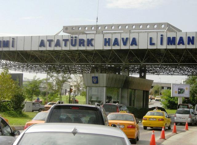 Ataturk International Airport - Опоздавшая на самолет англичанка повесилась в аэропорту