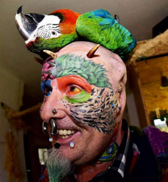 Image 1210 - «Человек-попугай» хочет сделать вместо носа, птичий клюв