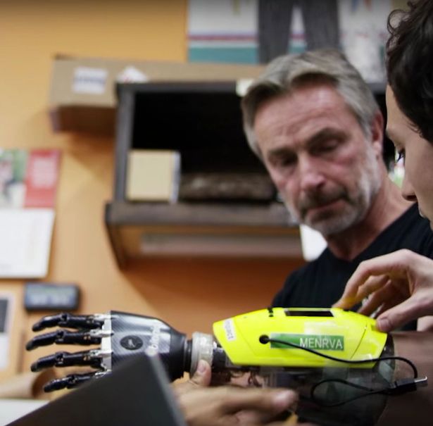 Canadian university build bionic hand - Ученые создали бионический протез руки, который позволит людям снова чувствовать