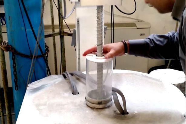 Testing the lunar ice drill 1 - Ученые изобрели сверхмощную дрель для работы на Луне
