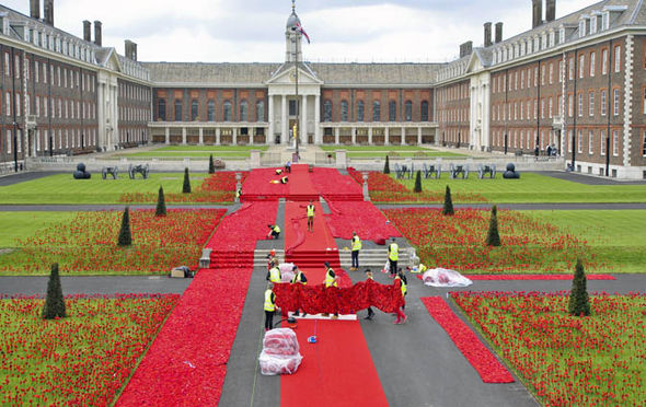 poppies 545117 - В Лондоне открыто новое поле искусственных маков