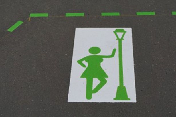 Правительство Швейцарии обустроит дорожными знаками места, в которых можно будет получить сексуальные услуги
