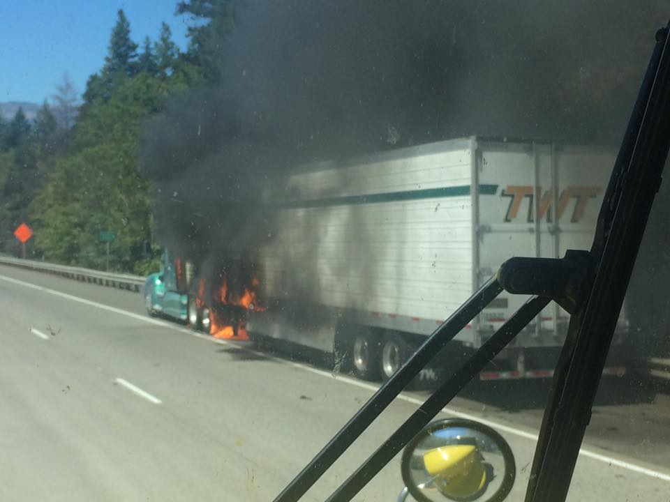 В Орегоне из-за жары сгорел грузовик с бананами