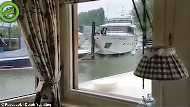 36546DDF00000578 3693185 image a 2 1468658523013 - Голландец разбил собственную яхту из-за сильного желания встретиться с женой
