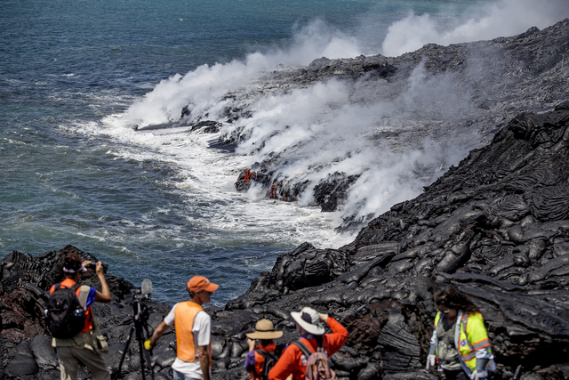 4008183 web1 Media Lava Tour CD USGS HVNP 1 - Гавайи могут закрыть для туристов