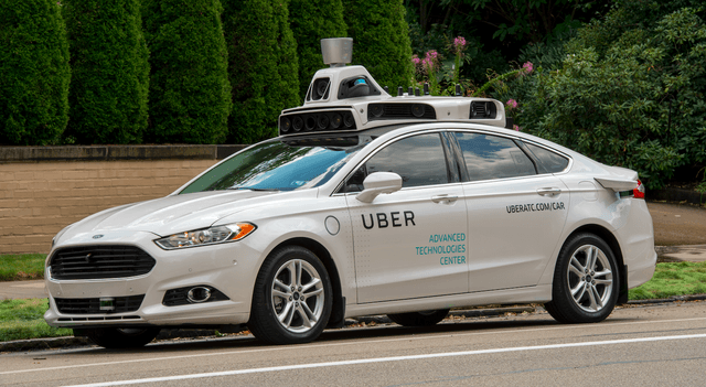 self driving uber ford fusion in pittsburgh 640x0 - Автомобили с автономным управлением могут запретить в Чикаго