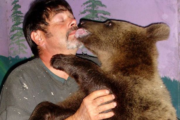 jim-with-400lb-kodiak-brown-bear