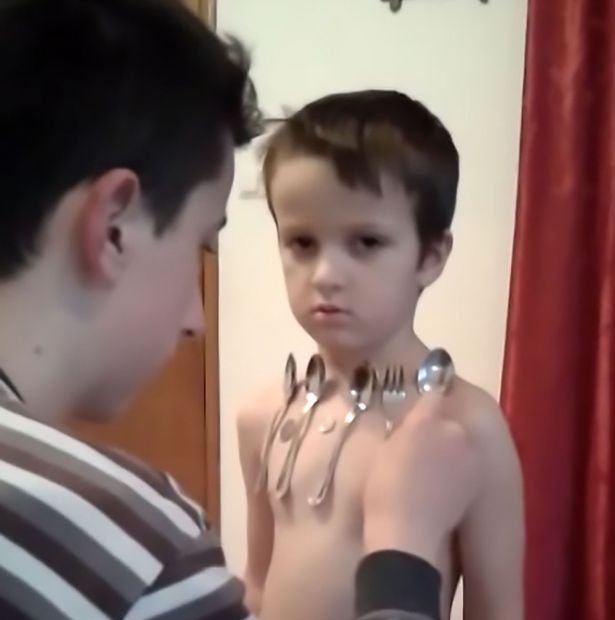 История реального Магнето: 5-летний мальчик способен управлять металлом