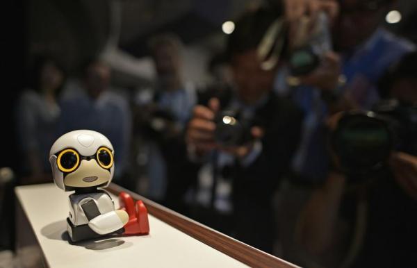 Robot babies from Japan raise questions about how parents bond with AI - В Японии из-за рекордно низкой рождаемости создают детей-роботов