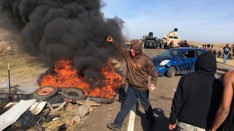 la 1477673050 snap photo - Протестующие из Северной Дакоты утверждают, что их держали в собачьих питомниках