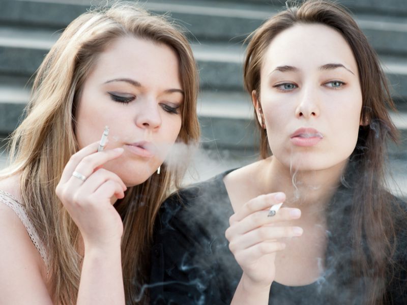 teens smoking78 - Американские подростки хотят похудеть при помощи курения