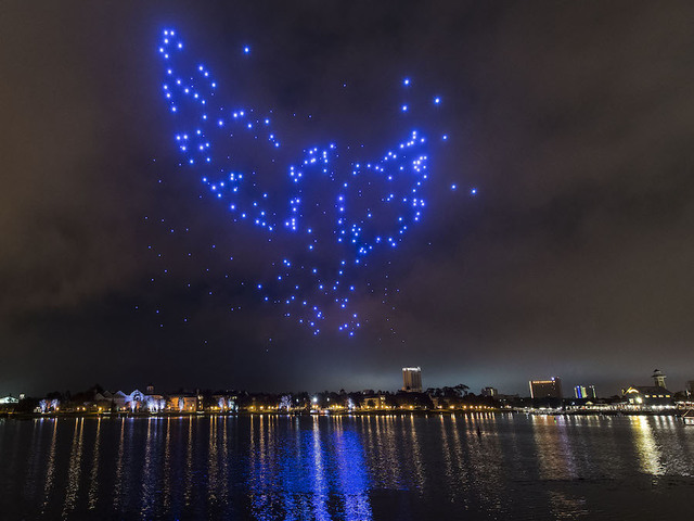 Disney World поднял в воздух 300 беспилотников во время праздника