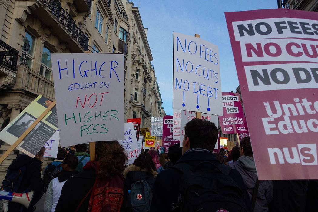 1194834 - Студенты устроили в Лондоне многотысячный митинг против новых законов в сфере образования