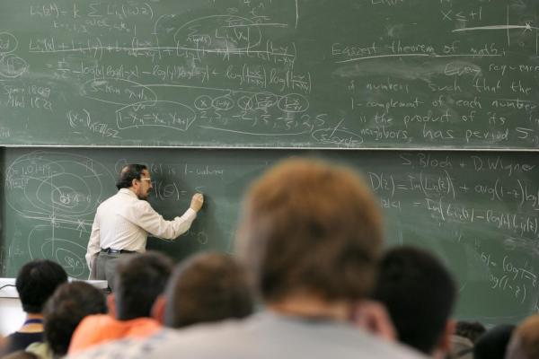 Study Math scares everyone even physicists - Ученые из Англии установили, что математику не любят даже физики