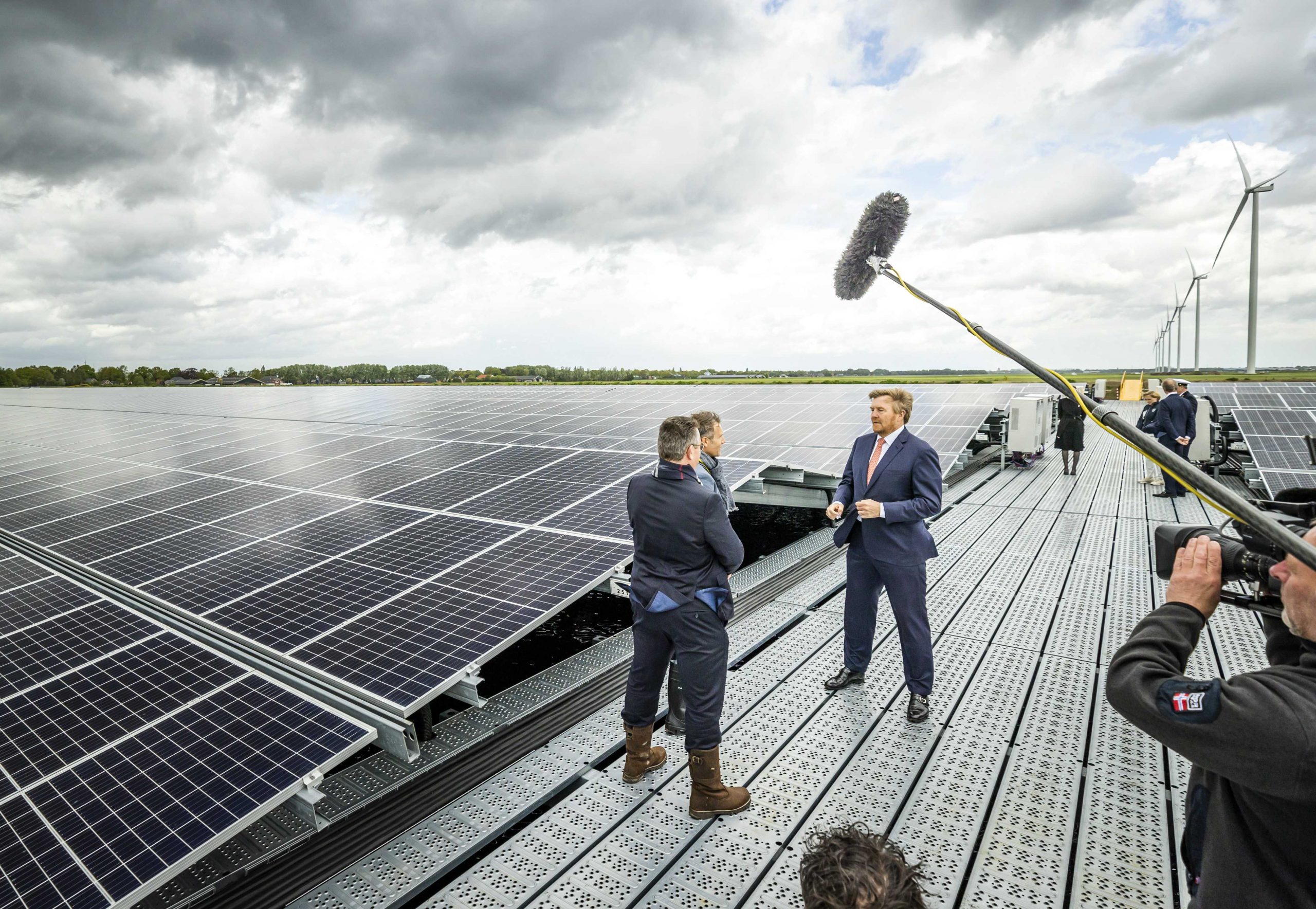 dutch king solar panels scaled 1 - Европа увеличила генерацию «зеленой» энергии на 50%