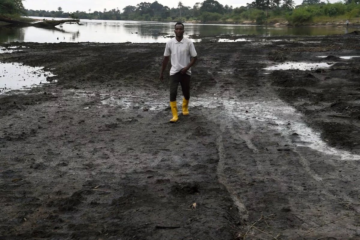 22shell nigeria - 14 тысяч рыбаков и фермеров из Нигерии подали в суд на Shell
