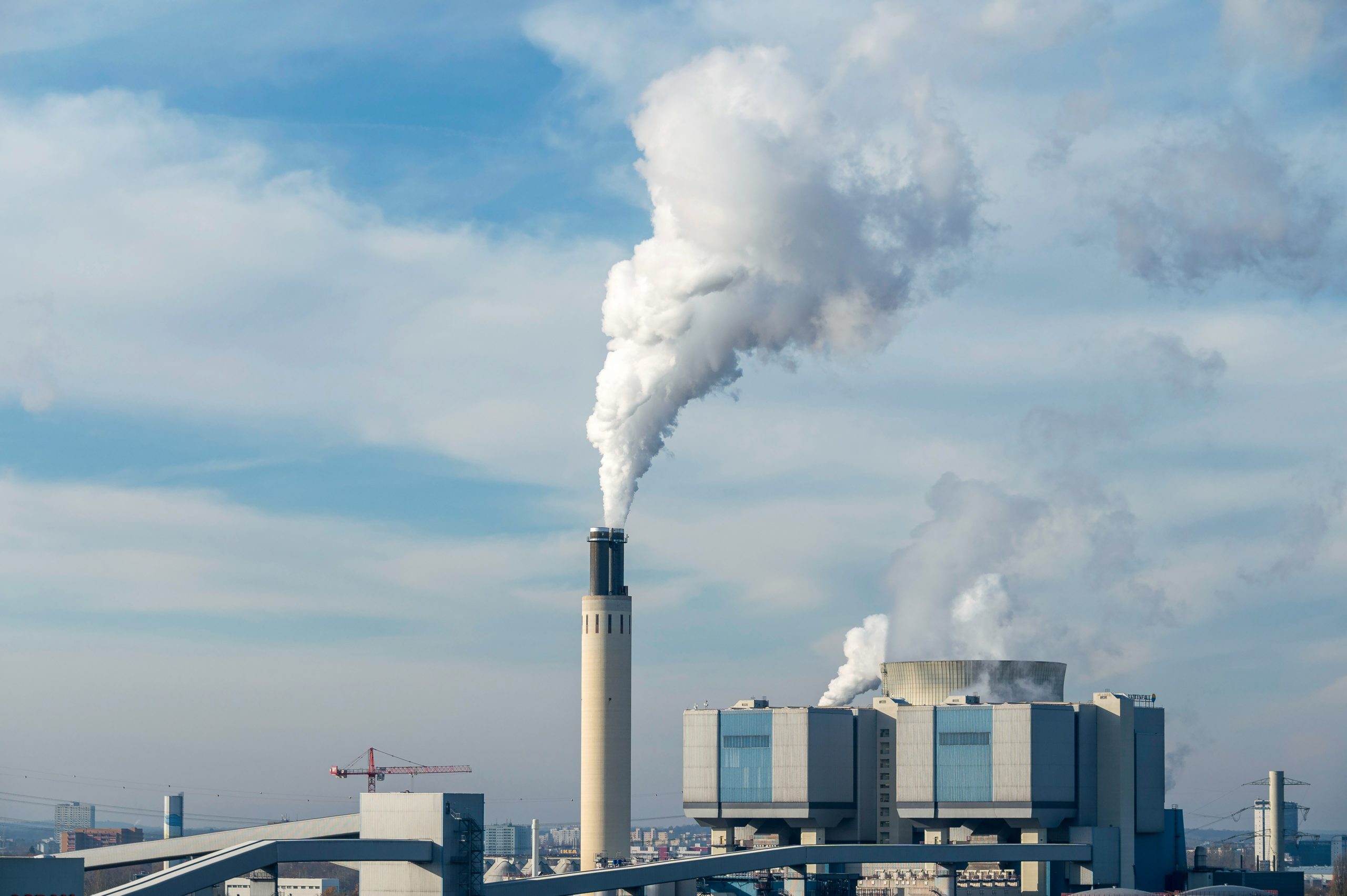 Загрязнение атмосферного воздуха: источники, причины, влияние на здоровье, пути решения